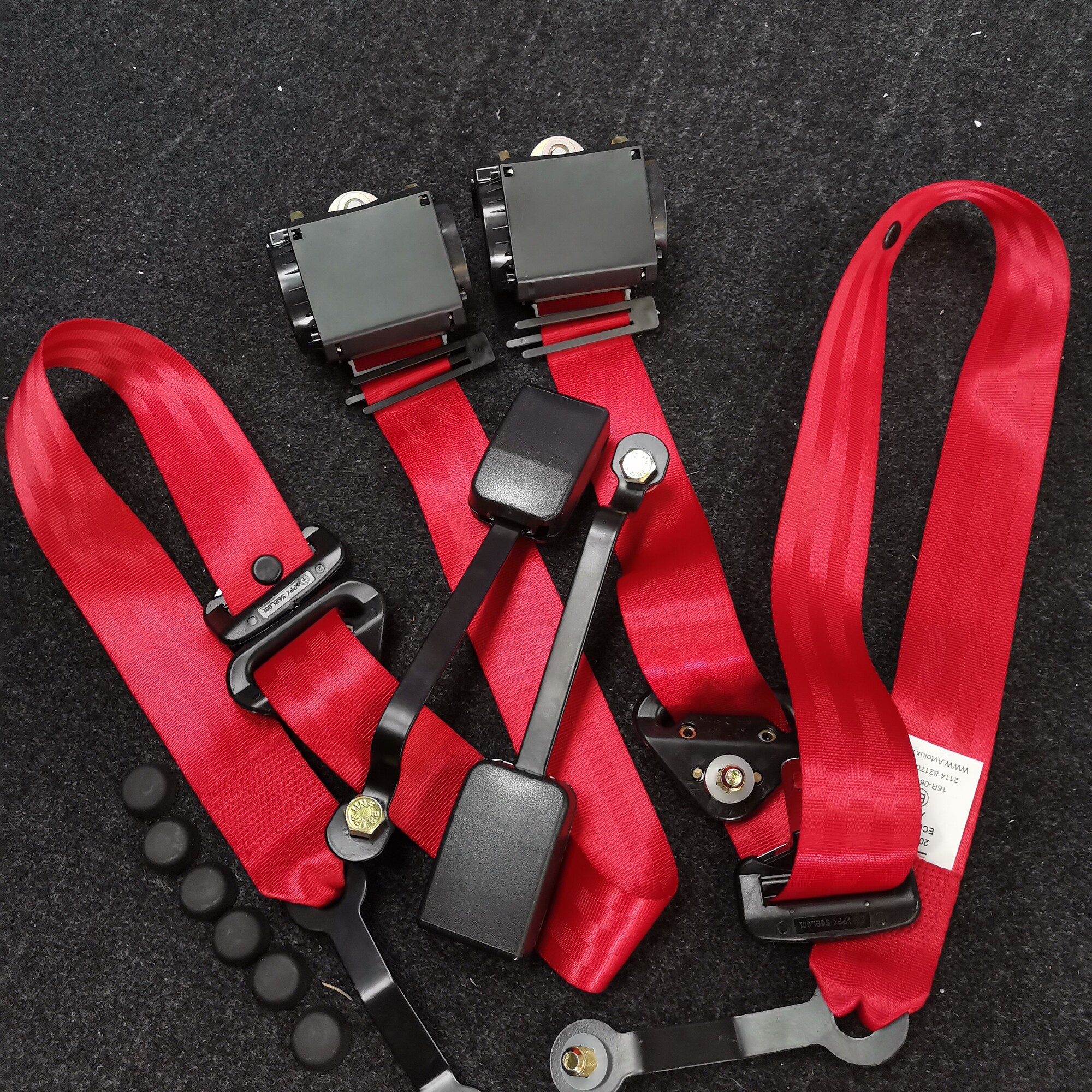 Красные ремни безопасности передние ВАЗ 2108-21099, 2113-2115